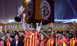 Şampiyon Galatasaray kupalarına kavuştu