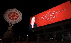 Cumhurbaşkanı Erdoğan'ın bayram mesajı İletişim Başkanlığı'ndaki dijital gösterim ekranında paylaşıldı