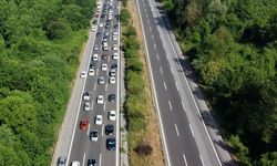 Düzce ve Bolu geçişinde akıcı yoğunluk yaşanıyor