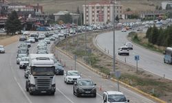 Kırıkkale'de bayram öncesi trafik yoğunluğu başladı