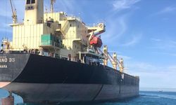 İstanbul Boğazı'nda karaya sürüklenen gemi için kurtarma ekibi gönderildi