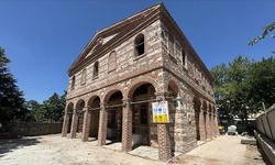 Bursa'da bir bölümü yıkılan tarihi cami restorasyonla yapılandırılıyor