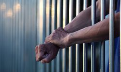 Hapishaneler doldu, yüzlerce mahkum serbest bırakıldı