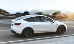 Tesla 2 milyon aracını geri çağırdı