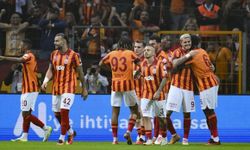 Galatasaray üç futbolcuyla yollarını ayırıyor