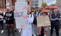 Almanya'da doktorlar çalışma koşullarını protesto için uyarı grevi düzenledi