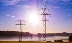 Deprem bölgesindeki elektrik dağıtım şirketlerinin borçları ertelendi