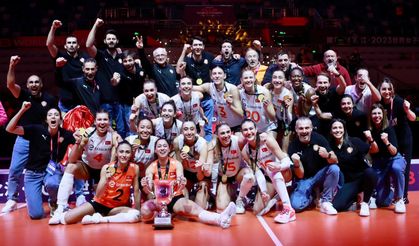 Voleybolda Türk finalinde dünyanın en büyüğü Eczacıbaşı oldu