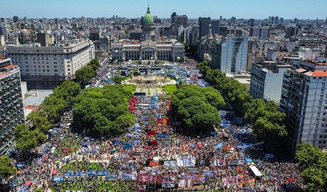 Arjantin'de sendikalar genel greve gitti