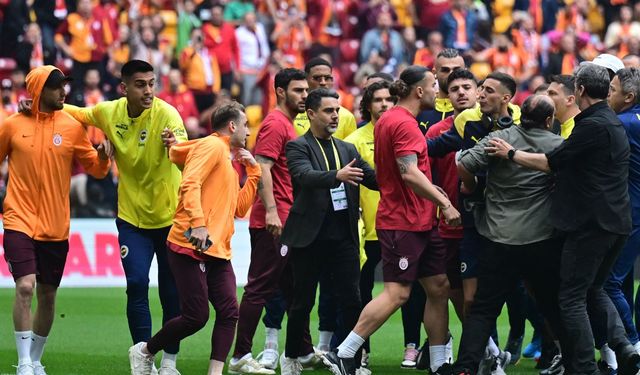 Galatasaray-Fenerbahçe derbisi öncesi sahada gerginlik çıktı