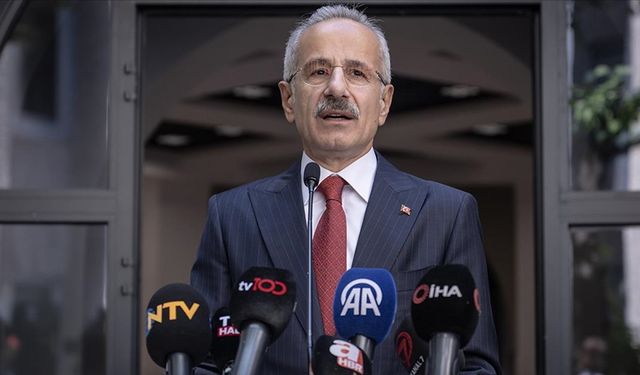 Bakan Uraloğlu, Antalya Havalimanı'nda uçuş ve yolcu sayısı rekoru kırıldığını açıkladı