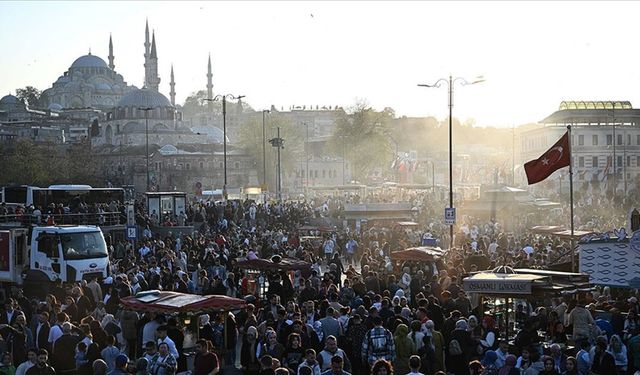 İstanbul'da 1 milyon 87 bin 17 yabancı var