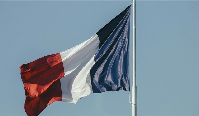 Fransız seçmen, yarın ilk tur oylama için Macron'un kararıyla kurulan erken seçim sandığına gidecek