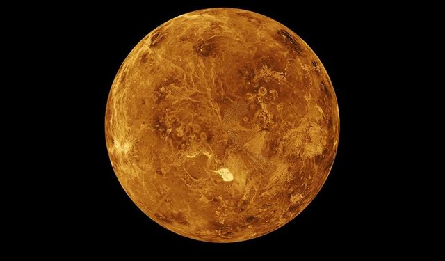 Gökbilimciler Venüs atmosferindeki bulutlarda yaşam belirtisi olabilecek elementler buldu