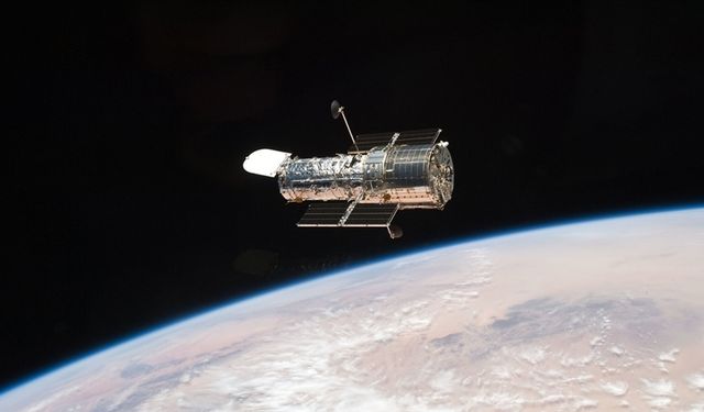 Hubble Uzay Teleskobu, Omega Centauri'de orta kütleli kara deliğe dair deliller keşfetti