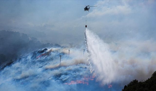 İzmir ve Manisa'daki orman yangınlarına müdahale sürüyor