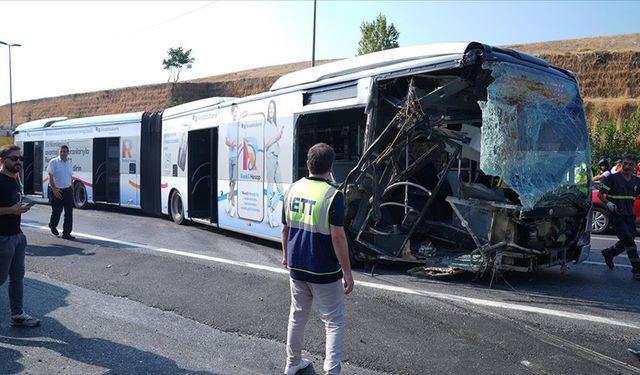 Küçükçekmece'deki metrobüs kazasında 35 kişi yaralandı