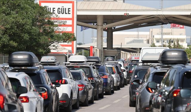 Trakya'daki sınır kapılarından gurbetçi sezonunda 2 milyon 820 bin yolcu girişi yapıldı