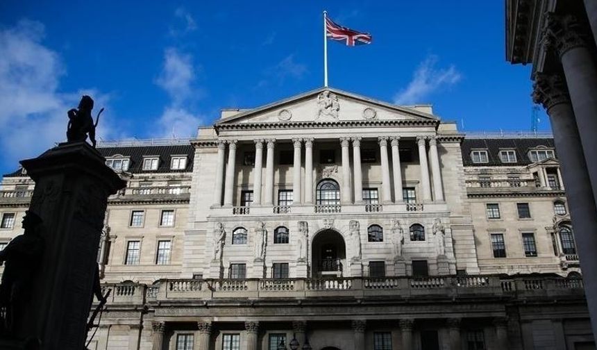 BoE politika faizlerini değiştirmedi