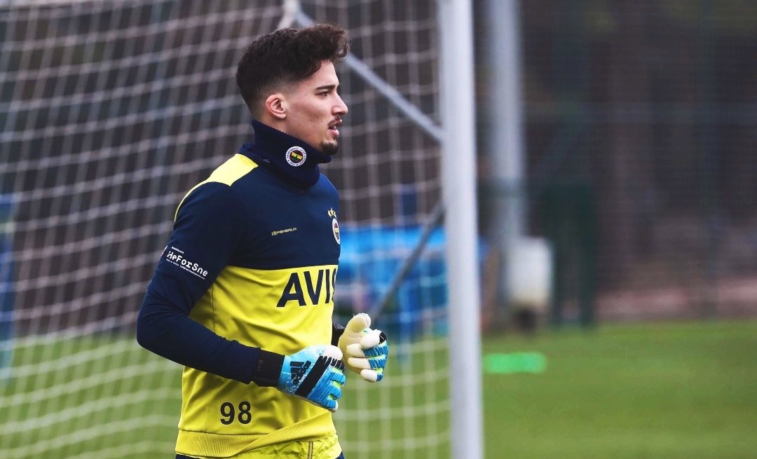 Altay Bayındır - Fenerbahçe Eski piyasa değeri: 13 milyon euro Yeni piyasa değeri: 11 milyon euro